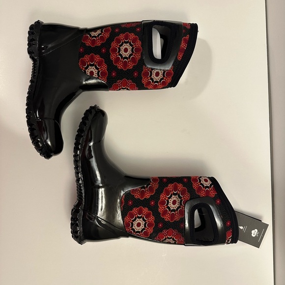 Bogs Kid's "NWT" Floral Kaleidoscope Insulated Warm North Hampton Boot Size 1.0 - Picture 7 of 12